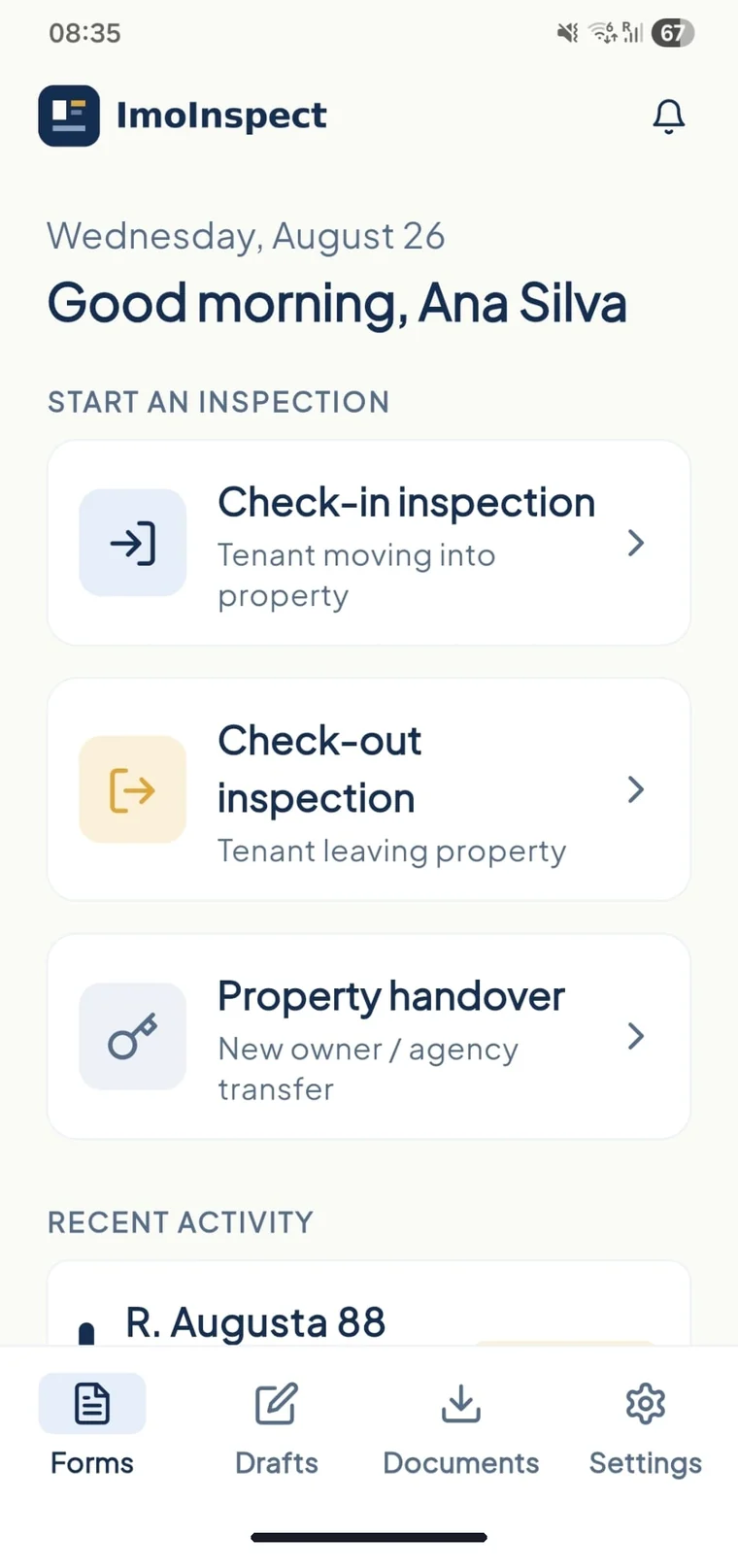 The ImoInspect home screen on Android: start a check-in, a check-out or a property handover, with recent activity underneath.